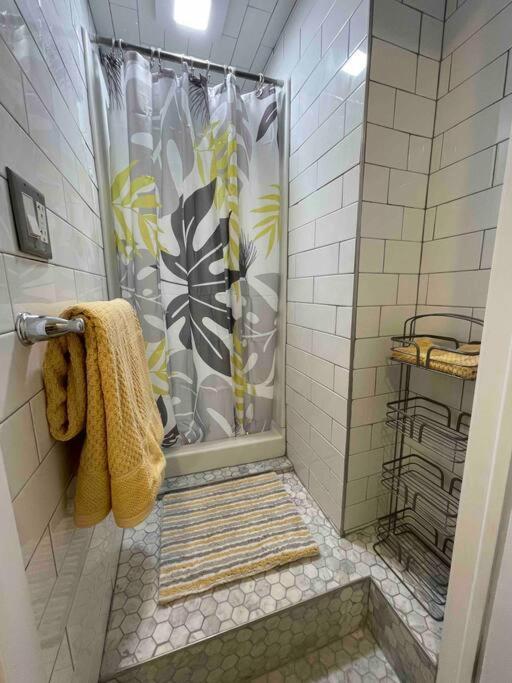 Modern Rental Brooklyn'S Hidden Gem New York Ngoại thất bức ảnh